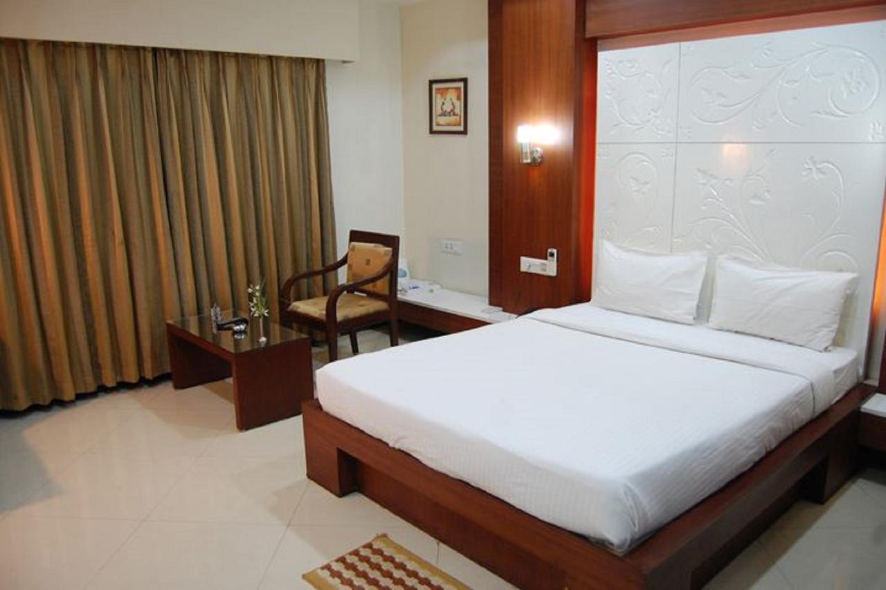 Hotel Amit International Bhilai Екстер'єр фото