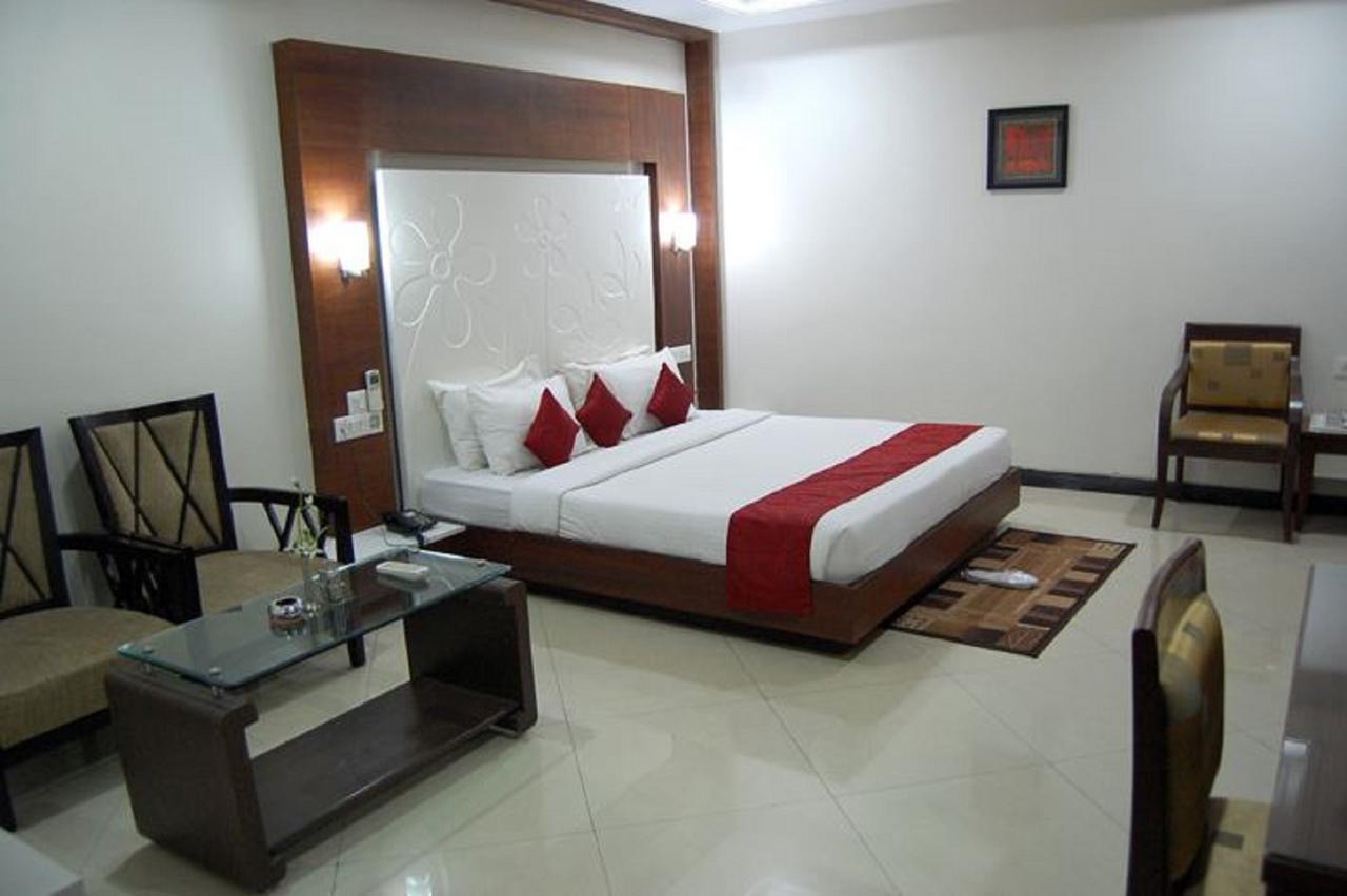 Hotel Amit International Bhilai Екстер'єр фото