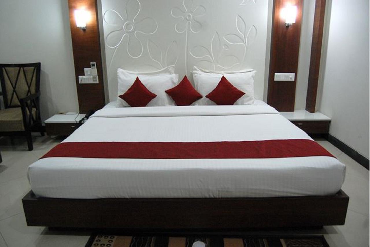 Hotel Amit International Bhilai Екстер'єр фото