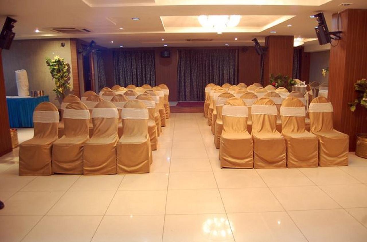 Hotel Amit International Bhilai Екстер'єр фото