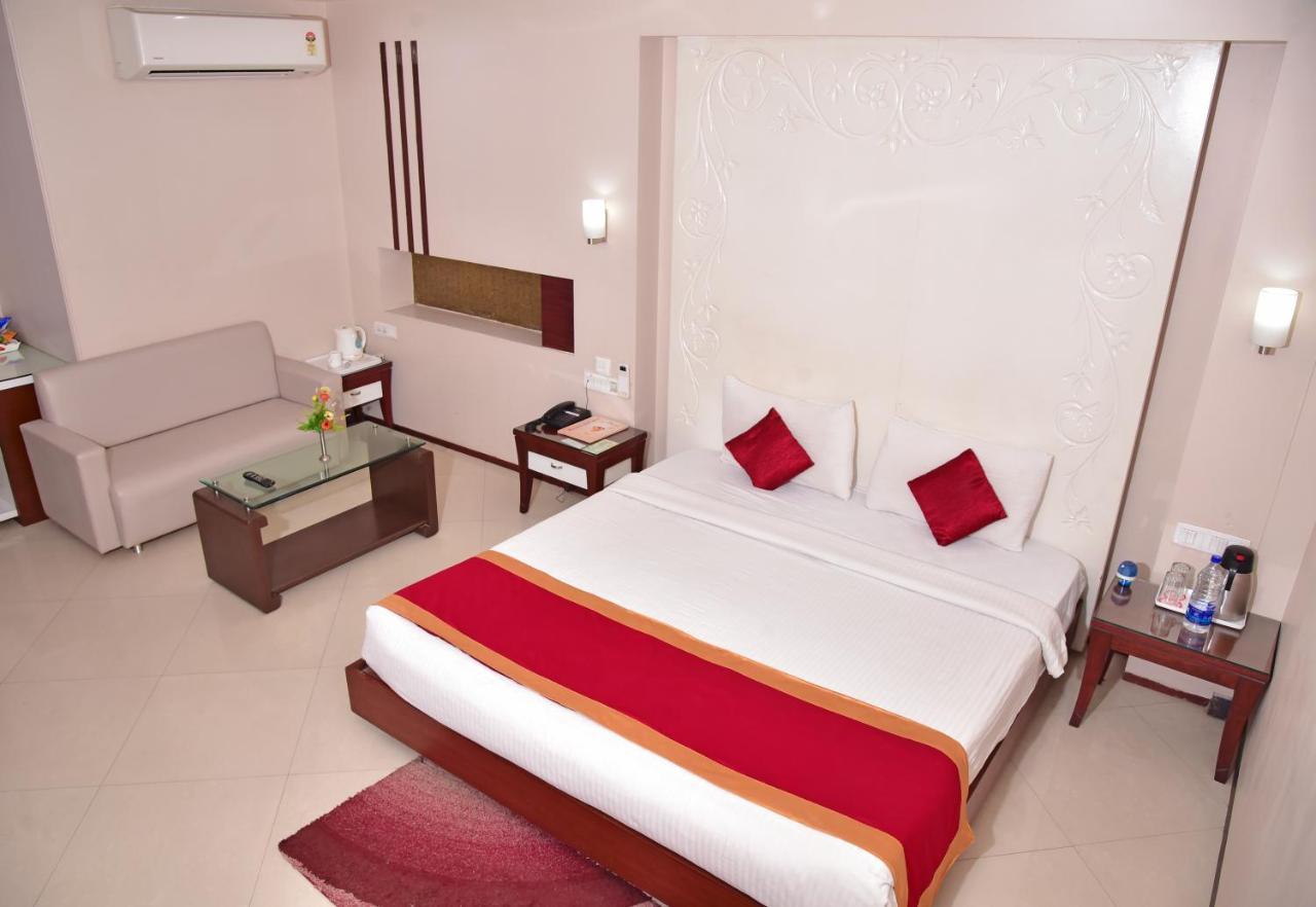Hotel Amit International Bhilai Екстер'єр фото