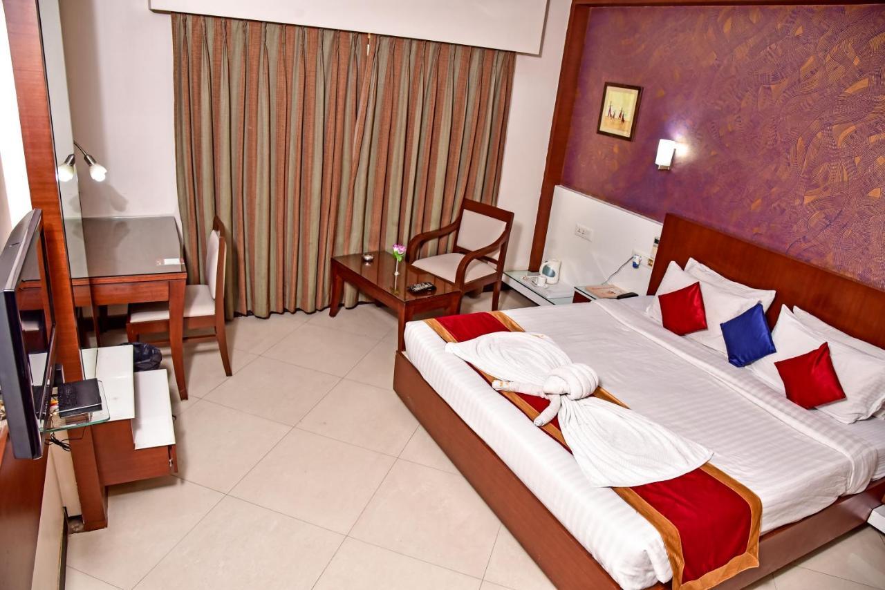 Hotel Amit International Bhilai Екстер'єр фото