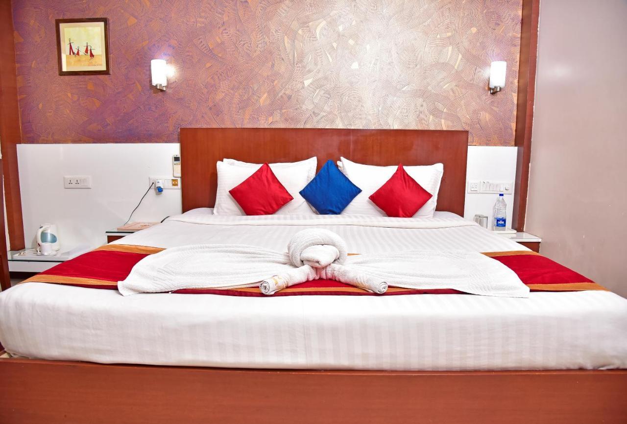 Hotel Amit International Bhilai Екстер'єр фото
