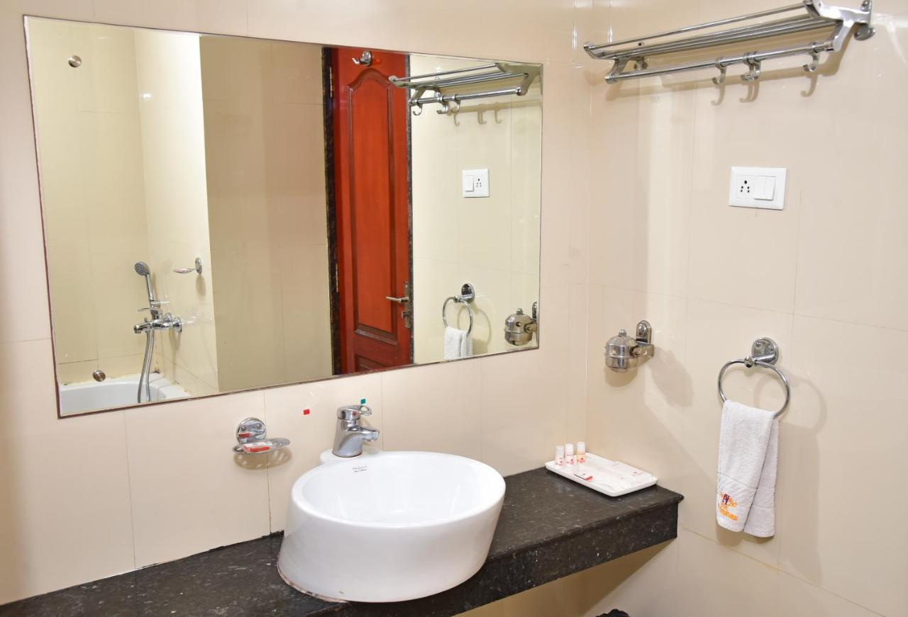Hotel Amit International Bhilai Екстер'єр фото