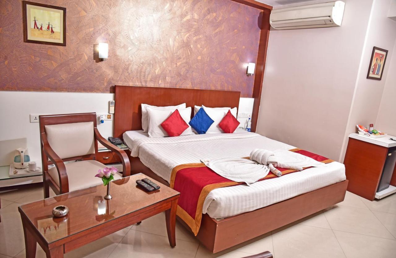 Hotel Amit International Bhilai Екстер'єр фото